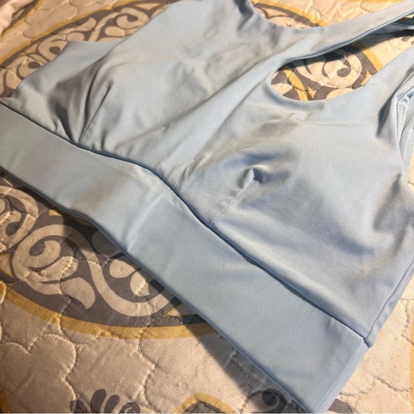 Fabletics Callie Asymmetrical Medium support Sports Bra, Light Blue, Medium - Picture 5 of 9